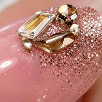 Faux Ongles à Presser de Luxe 3D Floraux en Gros Personnalisés Amande Or Champagne Pierres Précieuses Métalliques Acryliques