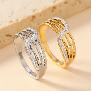 Bague de luxe en acier inoxydable, creuse, multicouche, incrustée de diamants, anti-décoloration, plaquée or 18 carats - Product Image 6