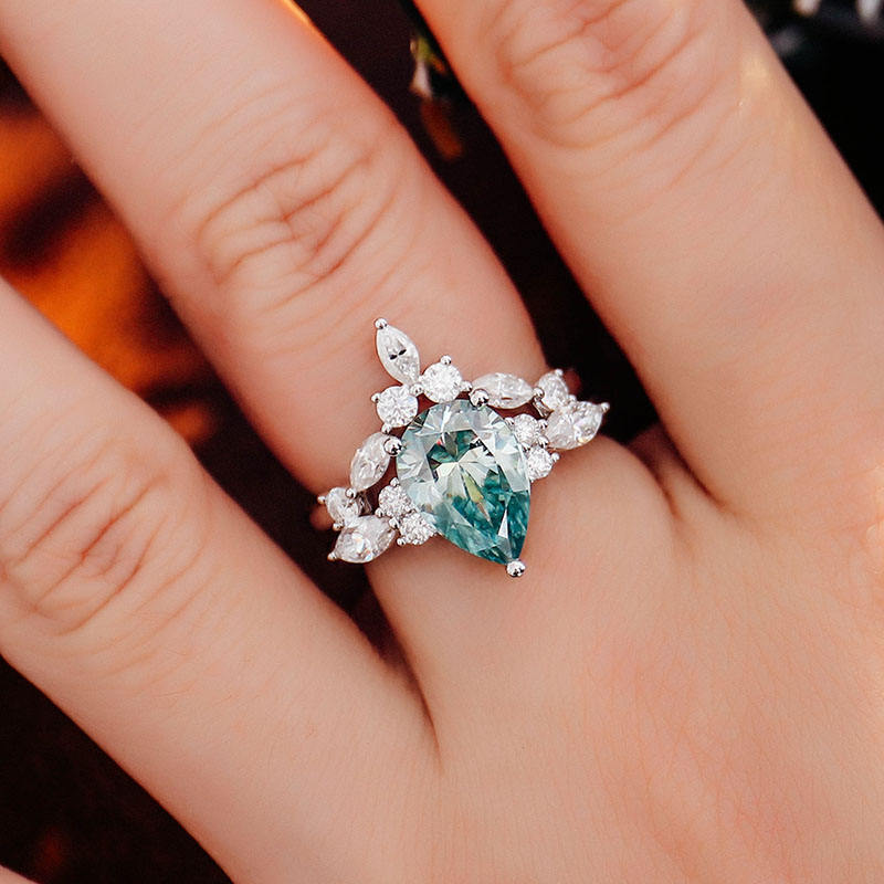 Anillo de diamantes moissanita de oro macizo de 18 quilates