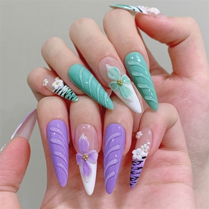 <span class=keywords><strong>Uñas</strong></span> Postizas Acrílicas <span class=keywords><strong>Largas</strong></span> Y2K con Flores 3D en Morado y Verde, Hechas a Mano, de Alta Calidad, Venta al Por Mayor - Product Image 2