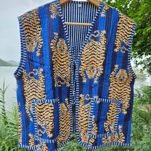 Veste Kantha matelassée en coton faite à la main, personnalisable, style indien, imprimé au bloc, gilet bohème pour femme, manteau d'hiver - Product Image 1