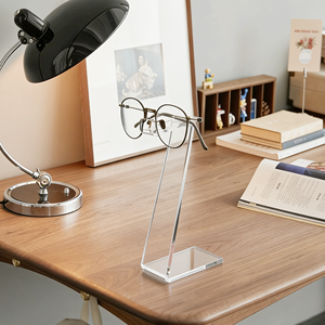 حامل نظارات عصري شفاف من الأكريليك، رف عرض للنظارات موفر للمساحة - Product Image 3