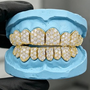 Parrillas Dentales de Diamantes Moissanite de Calidad Premium, Joyería de Lujo Hip Hop para Uso en Moda y Estilo Personalizado, Disponible a Precio de Exportación - Product Image 1