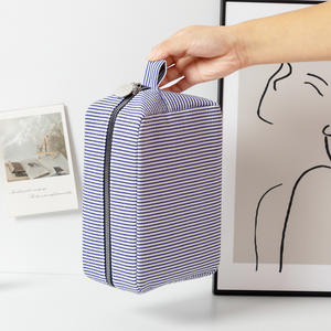 大容量流行泡泡纱旅行化妆品收纳袋条纹洗漱包女拉链化妆包小袋 - Product Image 5