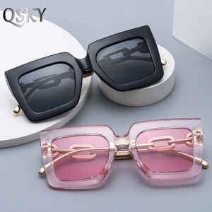 <span class=keywords><strong>Gafas</strong></span> <span class=keywords><strong>de</strong></span> <span class=keywords><strong>Sol</strong></span> Cuadradas <span class=keywords><strong>de</strong></span> Moda <span class=keywords><strong>Baratas</strong></span> con Cadena, Anti-UV, <span class=keywords><strong>de</strong></span> Alta Calidad, Clásicas, Retro, con Marco Cuadrado y Cadena para <span class=keywords><strong>Mujer</strong></span> - Product Image 3