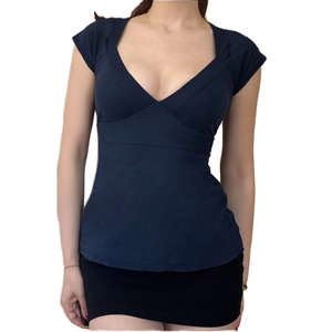 Camiseta de Punto de Manga Corta con Cuello en V, Color Sólido, con Parches y Logotipo Personalizado de Alta Calidad - Product Image 1