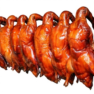 Delicioso pato asado de Beijing, piel crujiente y sabrosa cocina tradicional china, miel glaseada y lista para comer - Product Image 1