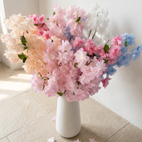 Branche de fleurs artificielles de cerisier réaliste en soie, faite à la main, arrangement floral moderne en polyester pour mariage, maison, événement
