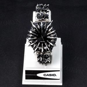 Relojes Góticos de Cuarzo Alabastro con Logotipo Personalizado al por Mayor, Reloj Único con Movimiento Japonés MIYOTA, Esfera de Acero Inoxidable con Diseño de Garra - Product Image 6