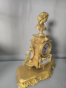 Statue de figurine en laiton moulé français, 24K gise 24K, figurine de fille sur la tête de Table Vintage mécanique - Product Image 4