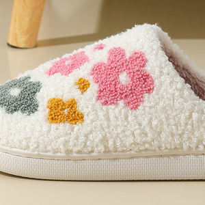 Livraison rapide nouveau Style personnalisé hommes mignon floue <span class=keywords><strong>grande</strong></span> <span class=keywords><strong>taille</strong></span> bout rond intérieur femmes Noël Stock maison chambre pantoufles - Product Image 2