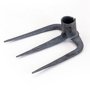 Outils de jardinage en acier au carbone forgé avec <span class=keywords><strong>manche</strong></span> en bois : Hachette, Râteau à clous, <span class=keywords><strong>Pioche</strong></span> pointue pour la plantation agricole et le désherbage des légumes - Product Image 1