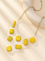 Collier bib statement surdimensionné en résine rose et acrylique transparent, bijoux fantaisie OEM/ODM, collier en résine transparente doré pour femme