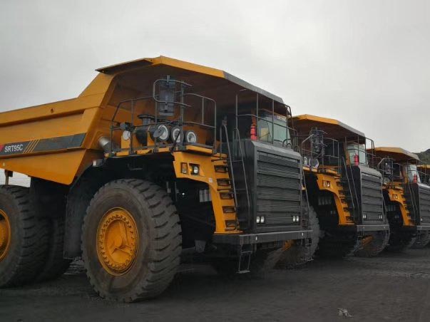 【新品未使用】GOOD YEAR 記念品　mining truck Famous-Brand-95ton-Srt95c-off-