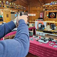 Simulador de Entrenamiento Láser Especializado con Retroalimentación de Retroceso para Entrenamiento Deportivo en Interiores y Práctica para Principiantes