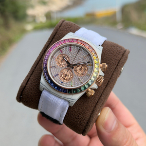 Boîtier entièrement serti de diamants, édition personnalisée - Design unique pour une expérience différente - Montre mécanique haut de gamme pour homme - Product Image 1