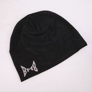 Gorro de Calavera Negro con Forro de Satén a Cuadros y Logotipo Personalizado para Ciclismo, Montañismo y Uso en la Playa - Venta al Por Mayor - Product Image 3