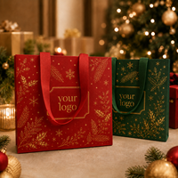 Sacs cadeaux personnalisés pour les fêtes en rouge et vert avec cadre de logo en feuille d'or pour les propriétaires de marques et les chaînes de magasins de détail