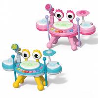 Ensemble de jouets musicaux pour enfants en forme de crabe intégrant un batterie de jazz pour enfants, un clavier électronique, un microphone et un sifflet