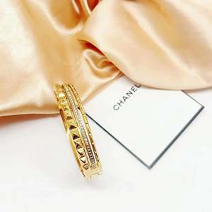 X-A1032-E035G Crystal <b>Bracelets</b> & Bangles - Product Image 1