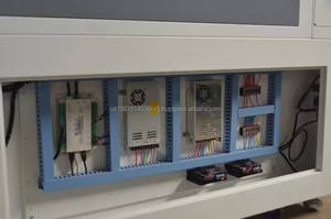 Máquina cortadora y grabadora láser de 130W 1390 con Ruida Control CW5200 Chiller 550W Ventilador Honeycomb y Blade Bed Motorizado Z Axis - Product Image 4