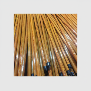 ด้ามไม้กวาดเคลือบ PVC ทนทานขนาด120ซม. พร้อมหัวพลาสติกแบบพกพาสไตล์พื้นฐานผลิตจากเวียดนาม - Product Image 1