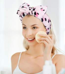 أربطة رأس سبا ناعمة من جلد النمر الوردي للنساء ، رباط رأس لطيف للعناية بالبشرة وغسيل الوجه مع القوس والحفلات - Product Image 3