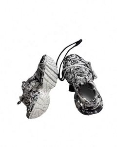 Zapatos Deportivos Cómodos para Hombre, Talla 3XL Extra Me, Diseño Graffiti Blanco y Negro, Malla, Suela de Poliuretano y Goma, Transpirables, Estilo Balenciaga - Product Image 6