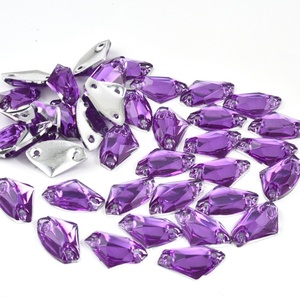 Strass en résine Oleeya en vrac, pierres précieuses à coudre, forme hache/cristal galactique AB, dos plat argenté, à coudre sur les vêtements - Product Image 4