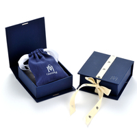 GLAMPKG Custom con impresso Logo blu scuro a forma di libro confezione regalo di carta portagioie con Logo personalizzato Design nastro