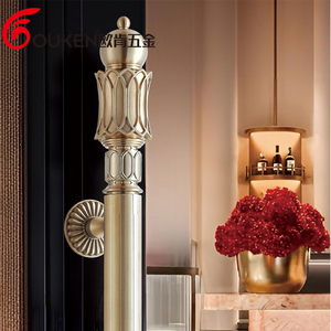 Manija de Bronce Europeo Vintage Premium para Puertas de <span class=keywords><strong>Entrada</strong></span> de Madera y Vidrio de Mansiones y Resorts, con Grabado <span class=keywords><strong>Dorado</strong></span> - Product Image 1