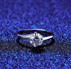Anillo de compromiso de plata de ley S925 con moissanita de seis puntas, estilo clásico, de lujo ligero, elegante, para mujer. - Product Image 6