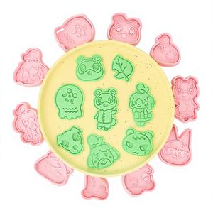 Molde para Galletas 3D de Dibujos Animados Pigeon Boss, Herramienta para Hornear y Estampar Arcilla DIY - Product Image 1