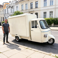Cuisine mobile électrique à trois roues 2026, remorque alimentaire élévatrice de 3700 mm, chariot de restauration certifié CE norme européenne, blanc