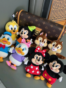 Boîte Mystère Originale La Famille <span class=keywords><strong>Mickey</strong></span> Série Porte-Clés Adorables Figurine d'Anime Artisanale en Vinyle Cadeau de Collection - Product Image 3