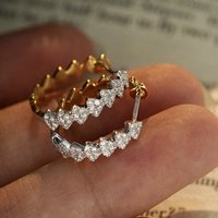 Boucles d'oreilles en or 18 carats deux tons blanc et jaune en forme d'éventail avec diamant