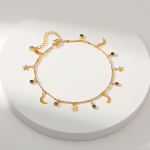 Bracelet de cheville en plaqué or 18 carats avec breloque soleil pour femme Bracelet de cheville en laiton avec chaîne de pied étoile et lune en or - Product Image 3