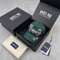 Cappello da Baseball Vintage Nero con Effetto Invecchiato, Multi Patch, Ricamo 3D, Cotone Strappato, Regolabile, Casual, per Uso Quotidiano e Street Style