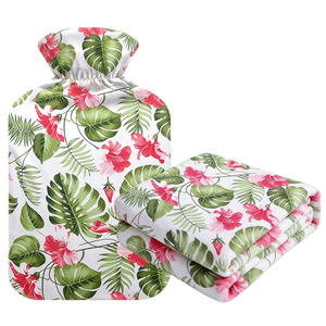 Bouteille d'eau chaude personnalisée de haute qualité en gros de 2000 ml avec housse en polaire, logo personnalisé et <span class=keywords><strong>couverture</strong></span> en polaire - Product Image 1