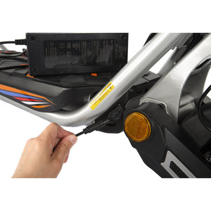 สกู๊ตเตอร์พับได้ KuKirin A1 แบตเตอรี่ 48V13Ah มอเตอร์ 800W ยางลมขนาด 10 นิ้ว สำหรับผู้ใหญ่ - Product Image 3