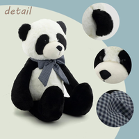 Neuer Schwarz-Weißer Sitzender Panda Weiche Niedliche Kuschelpuppe mit Kariertem Halstuch Geburtstags- und Weihnachtsgeschenke Panda Plüschtier