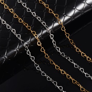 Elegante Collana a Catena con Cuore Traforato in Acciaio Inossidabile, Girocollo Dolce e Carino per Fidanzata, Regalo di Gioielleria per Donne - Product Image 4