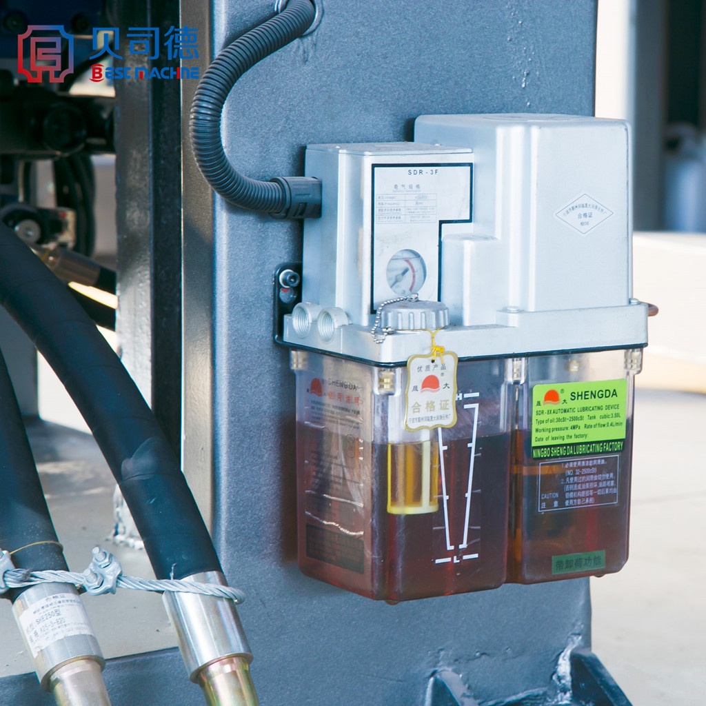 urine container making machine