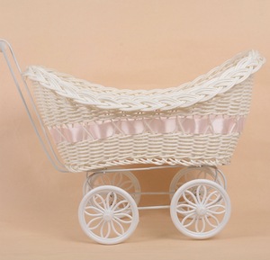 Panier à langer moderne en rotin tressé avec poignée pour bébé - Product Image 4