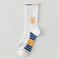 Chaussettes de sport pour hommes en coton anti-odeur respirantes pour basketball et badminton, logo personnalisé, vente en gros, usine OEM, faible MOQ