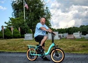 Vélo électrique pliable REVIBIKES 52V 750W avec pneus larges, moteur à moyeu arrière 7 vitesses, vélo de banlieue - Product Image 6