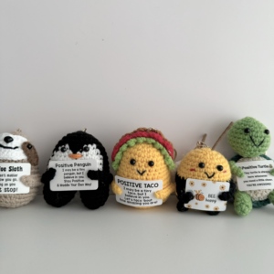 Xiximi positivo per le patate da abbraccio tascabile Mini fatto a mano in peluche in lana lavorata a maglia con divertente <span class=keywords><strong>portachiavi</strong></span> con ciondolo a forma di bambola - Product Image 5