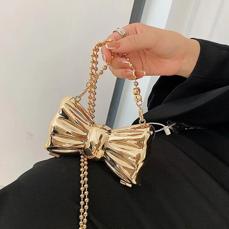 Bolsa de luxo feminina metálica e dourada, mini bolsa de festa estilo clutch com alça carteiro e batom