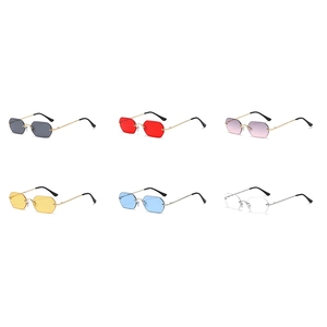 <span class=keywords><strong>Occhiali</strong></span> <span class=keywords><strong>da</strong></span> <span class=keywords><strong>Sole</strong></span> <span class=keywords><strong>Rettangolari</strong></span> Senza Montatura, Montatura Piccola Ottagonale in Metallo per Uomo e <span class=keywords><strong>Donna</strong></span>, Protezione UV400, Vendita Diretta - Product Image 3