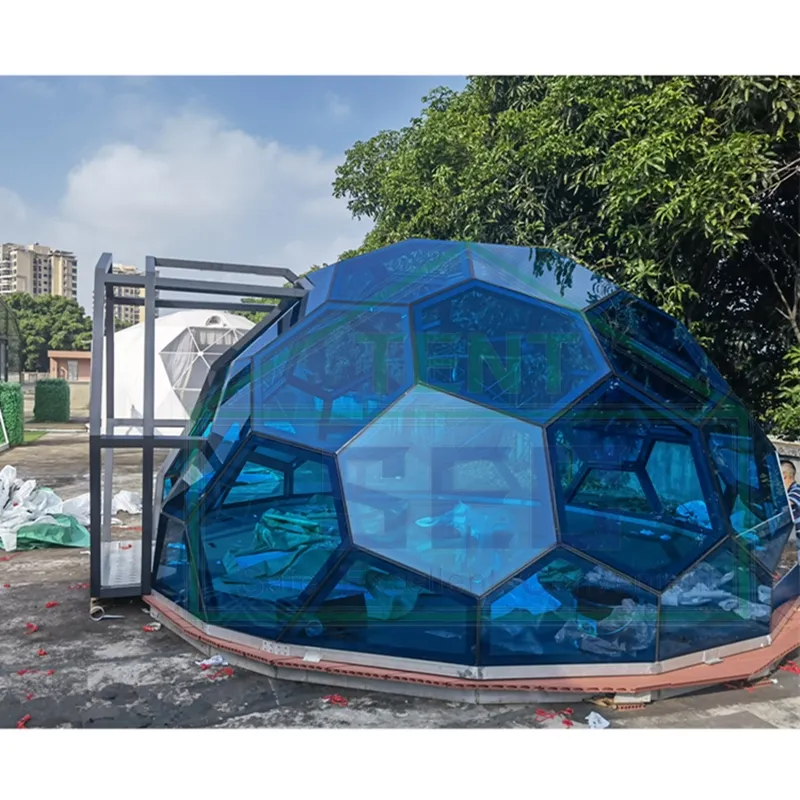 Struttura esagonale in lega di alluminio campeggio esterno di lusso Igloo House Glamping Hotel Resort tenda a cupola geodetica in vetro di grandi dimensioni